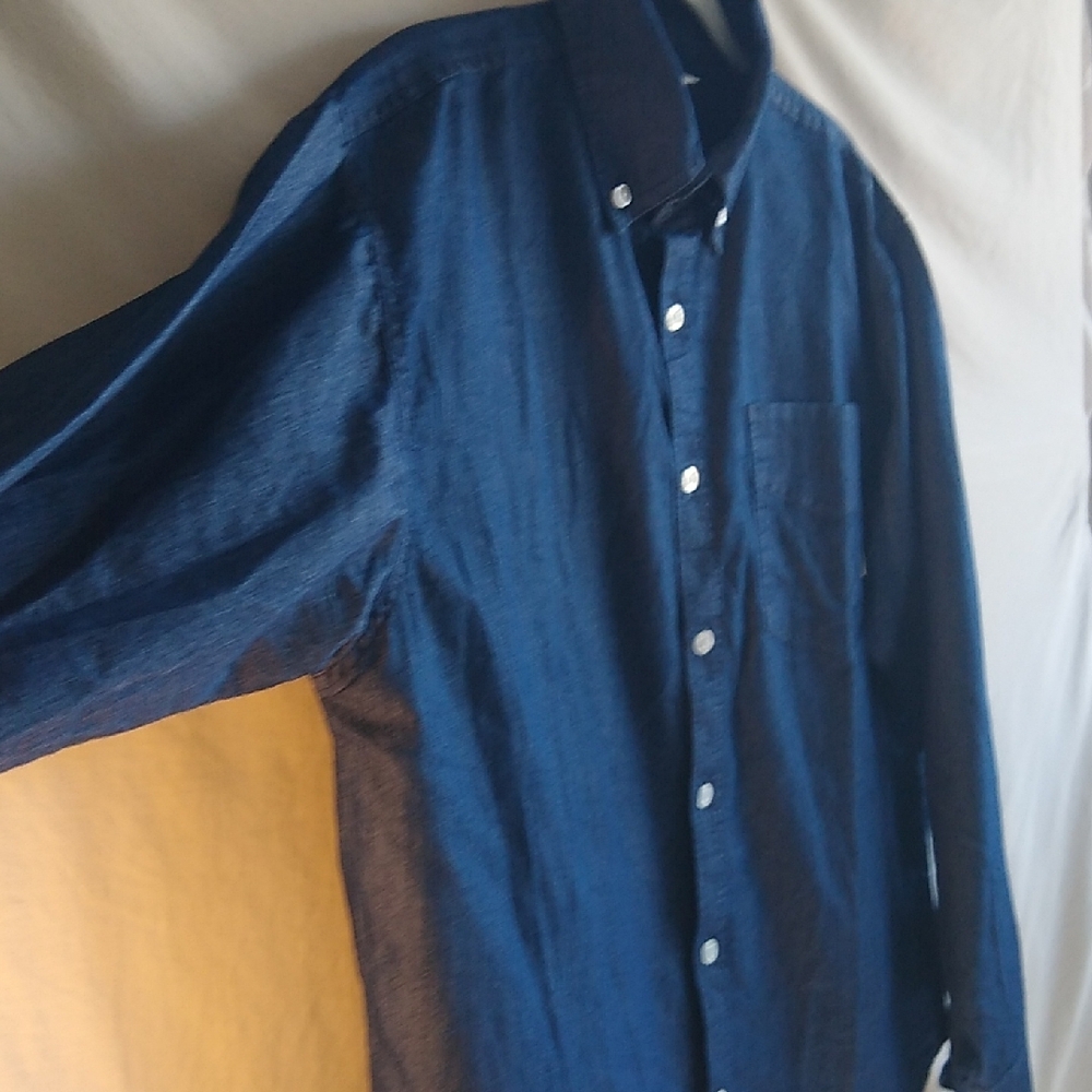 NWOT Men's Woodland Creek Chambray navy blue button down